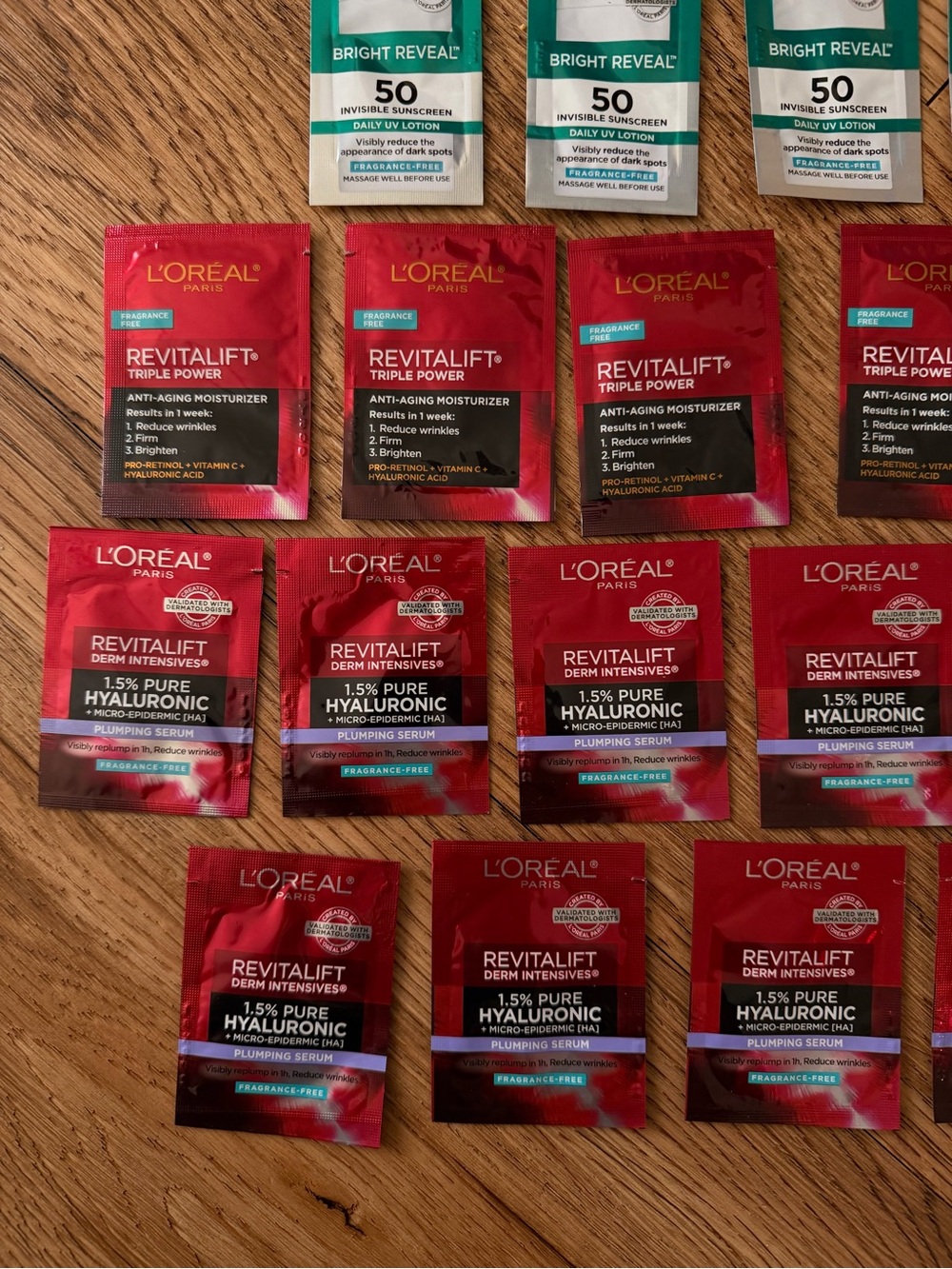 L'Oréal Revitalift & Bright Reveal Sample Pack - Picture 3 of 4